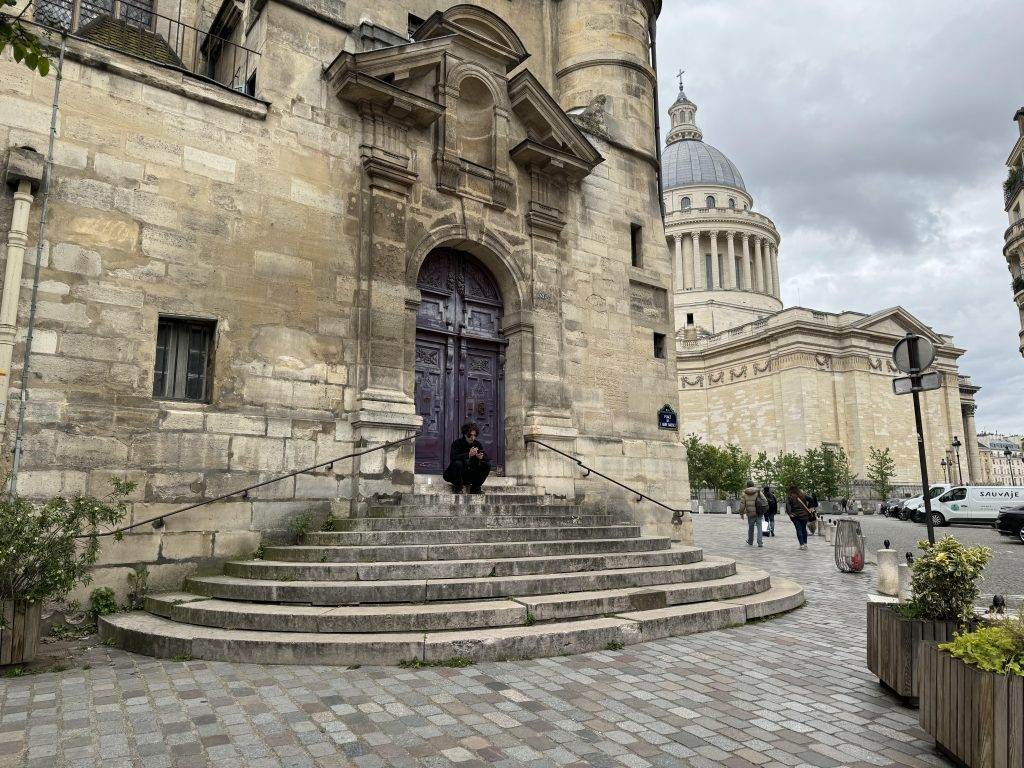 Escaleras Película Medianoche en París